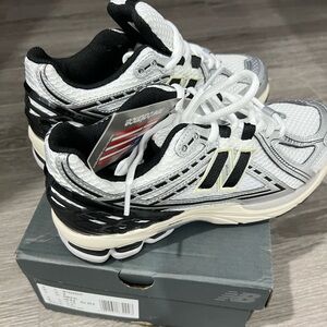 New Balance 1906 black white 39.5